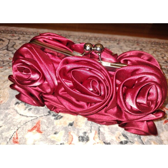 EUC! Lulu Townsend Red Satin Rosette Clutch Handbag w/Clasp Closure - Picture 3 of 6